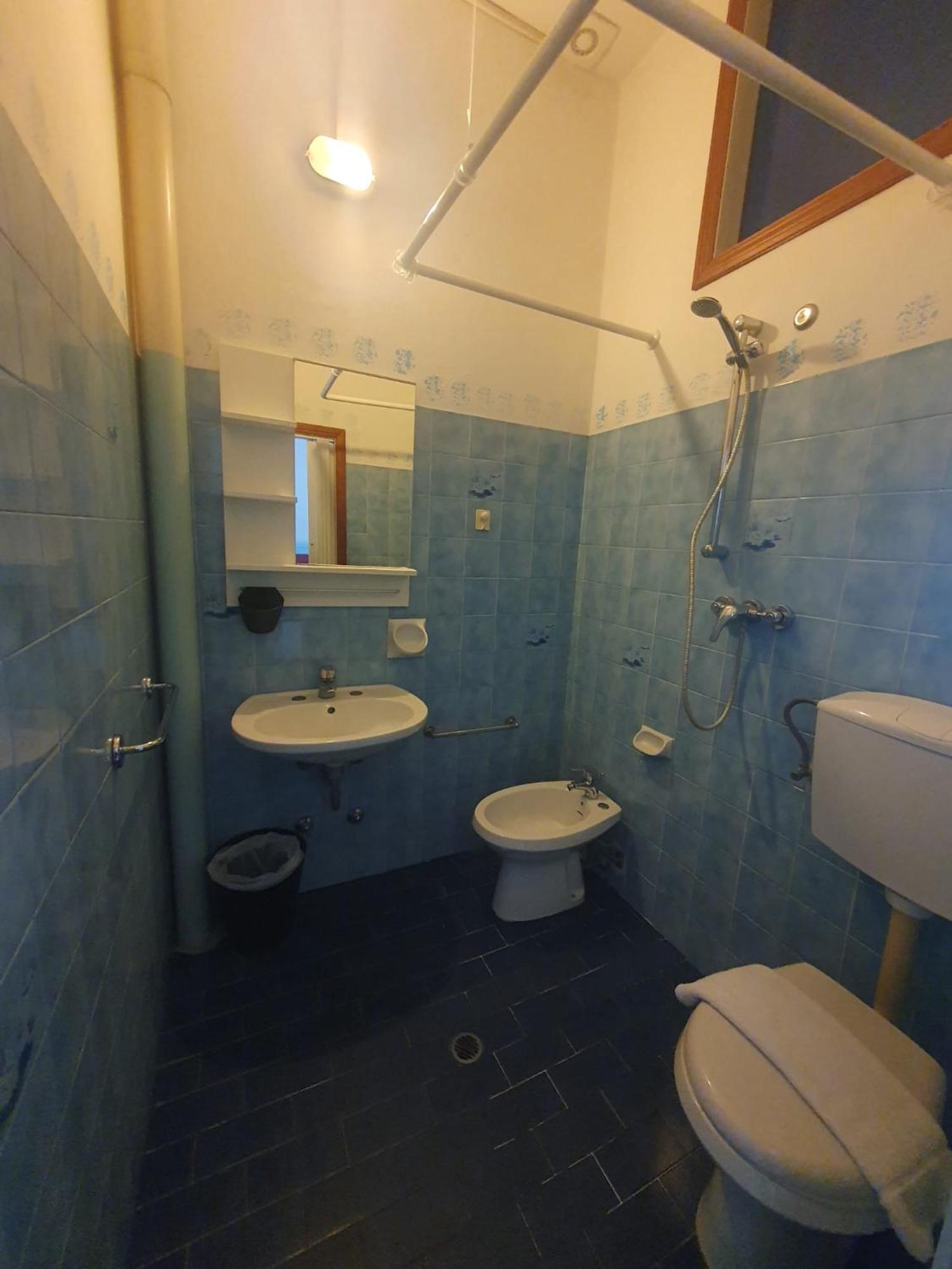 Hotel Ideale Young People Under 40 Римини Экстерьер фото