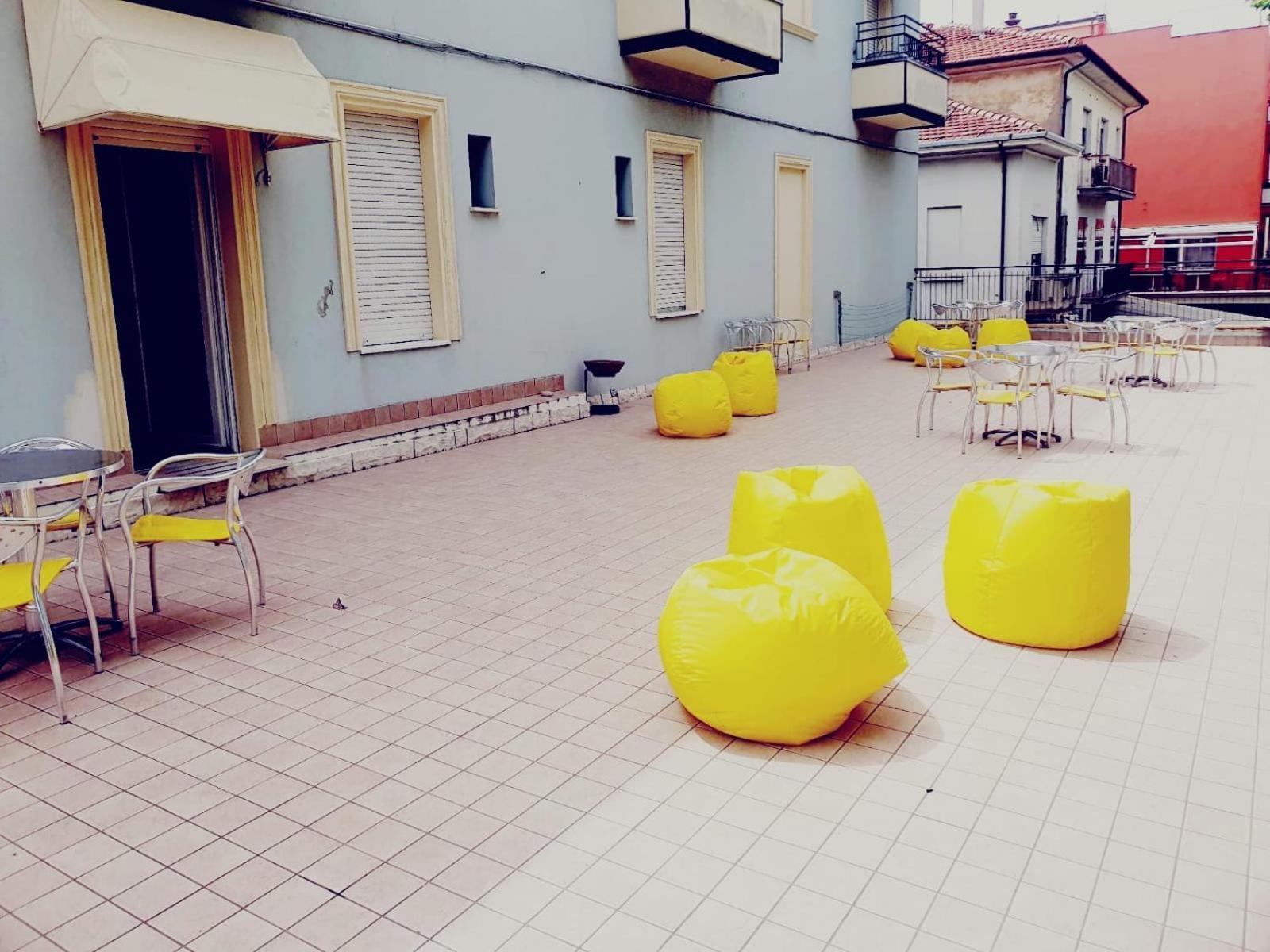Hotel Ideale Young People Under 40 Римини Экстерьер фото