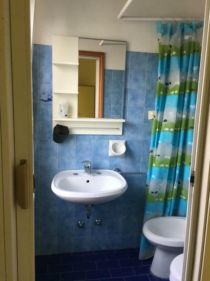 Hotel Ideale Young People Under 40 Римини Экстерьер фото